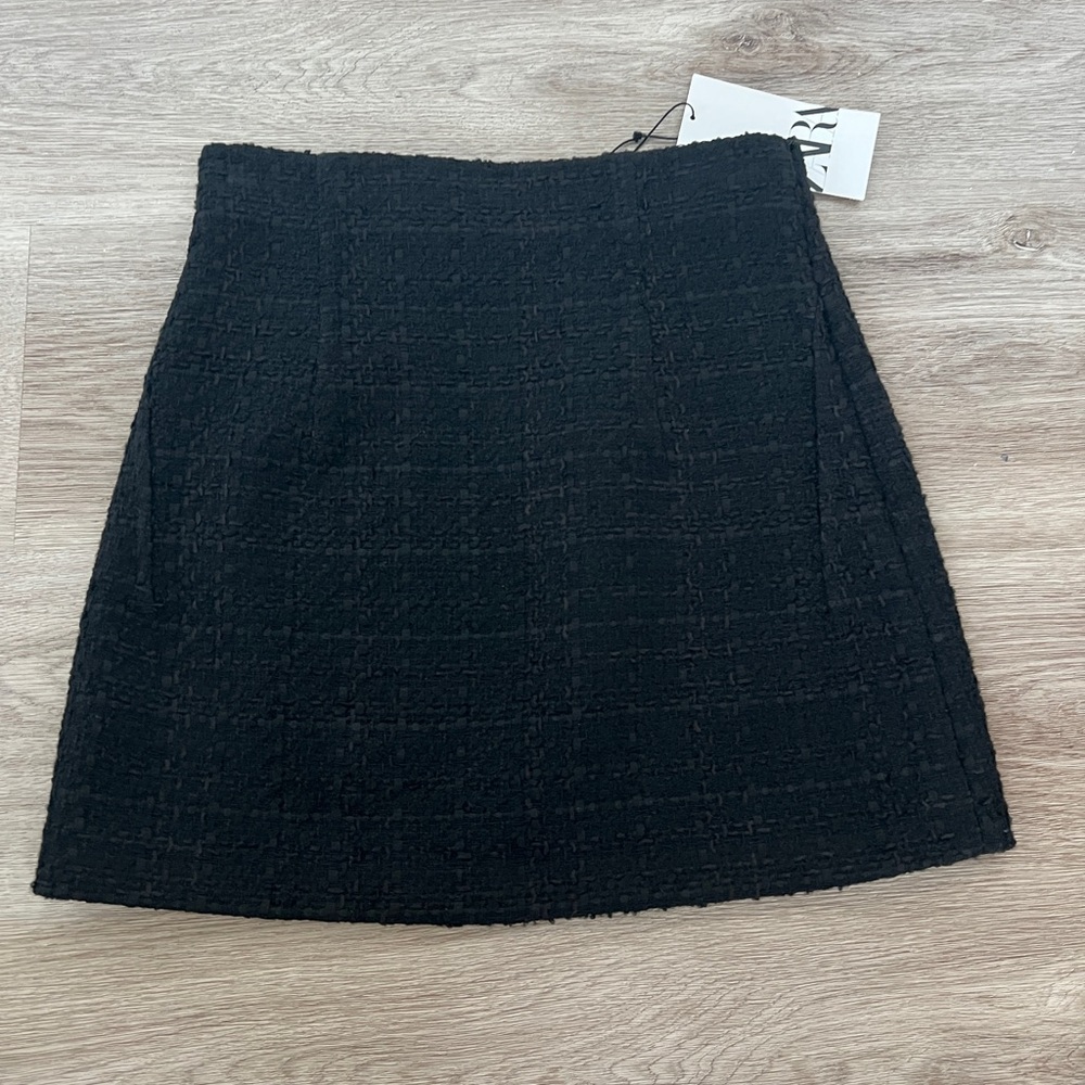 NWT Zara Black Textured Mini Skirt